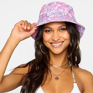 New Beach bunny Scarlett Bucket Hat